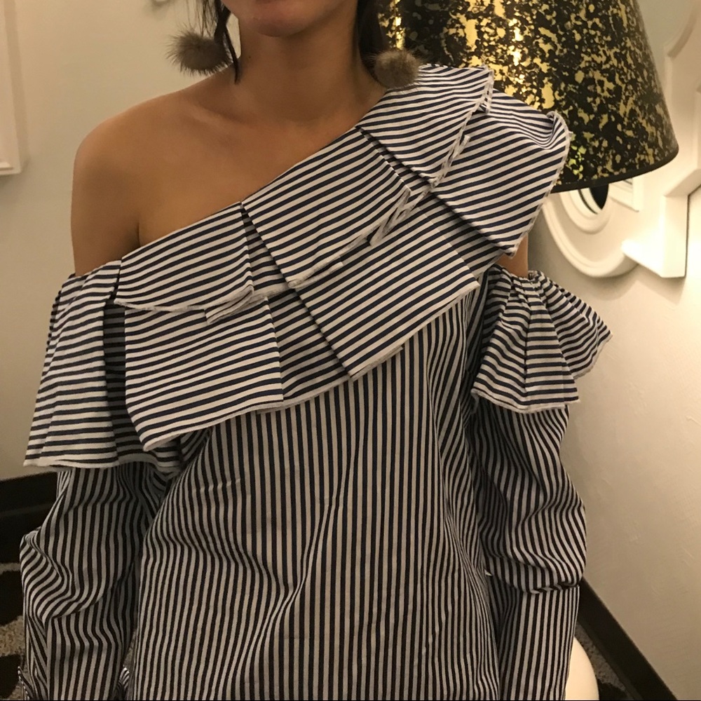 Tops asymmetrical